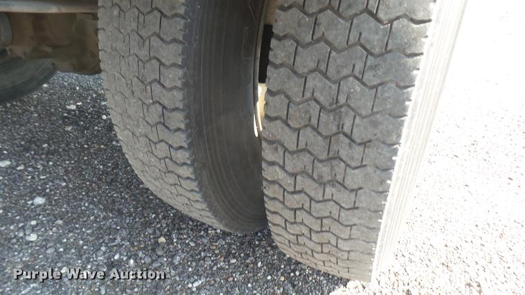 image for item DB3452 1991 Ford F600 fuel truck