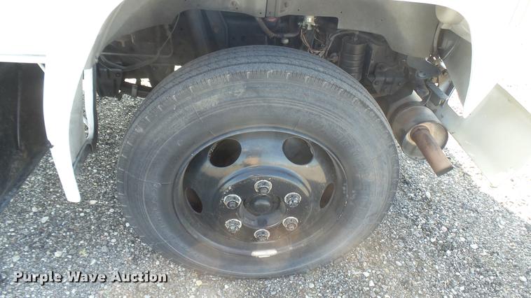 image for item DB3452 1991 Ford F600 fuel truck