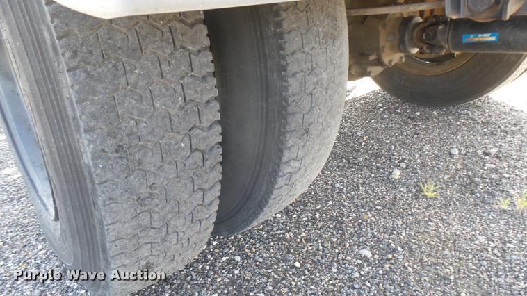 image for item DB3452 1991 Ford F600 fuel truck