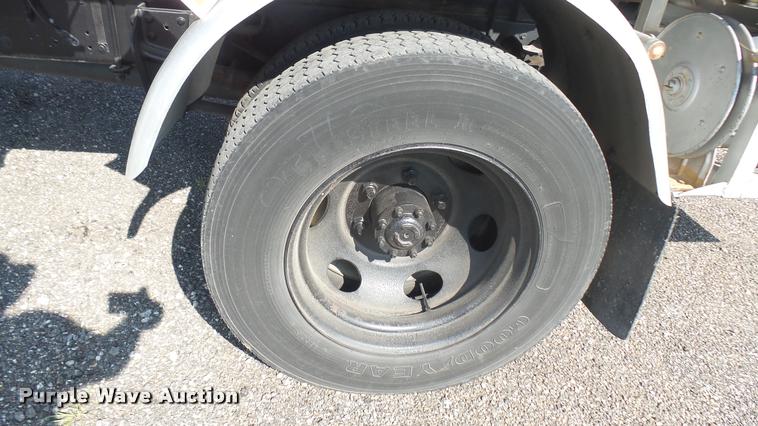 image for item DB3452 1991 Ford F600 fuel truck