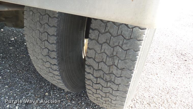 image for item DB3452 1991 Ford F600 fuel truck