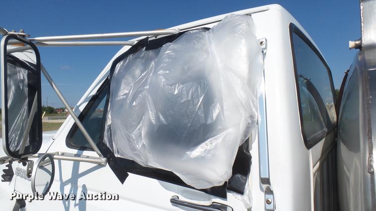 image for item DB3452 1991 Ford F600 fuel truck