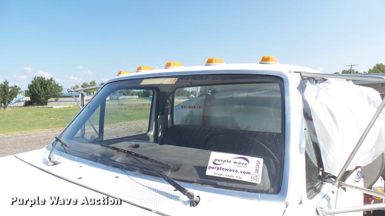 image for item DB3452 1991 Ford F600 fuel truck