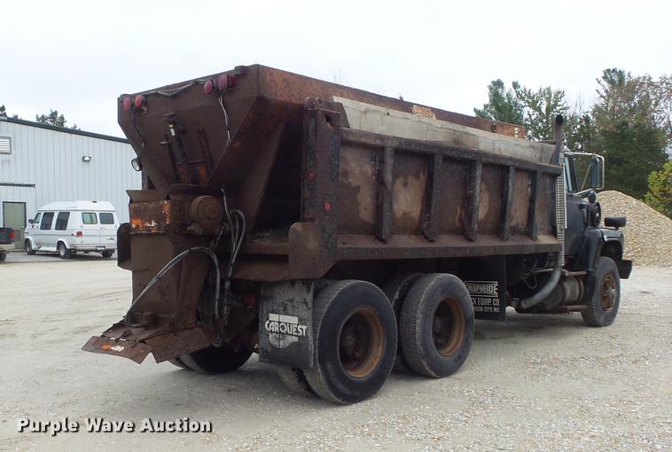 image for item DB6371 1995 Ford LNT8000 dump truck