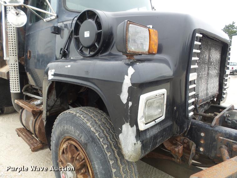image for item DB6371 1995 Ford LNT8000 dump truck