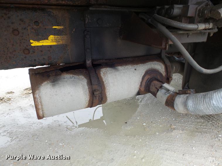 image for item DB6371 1995 Ford LNT8000 dump truck