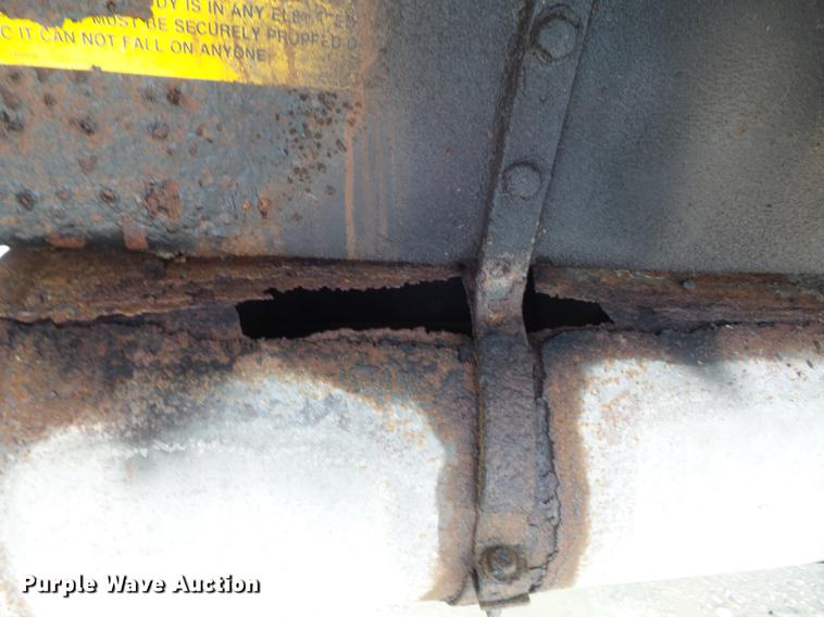 image for item DB6371 1995 Ford LNT8000 dump truck