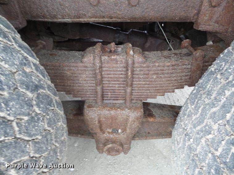 image for item DB6371 1995 Ford LNT8000 dump truck