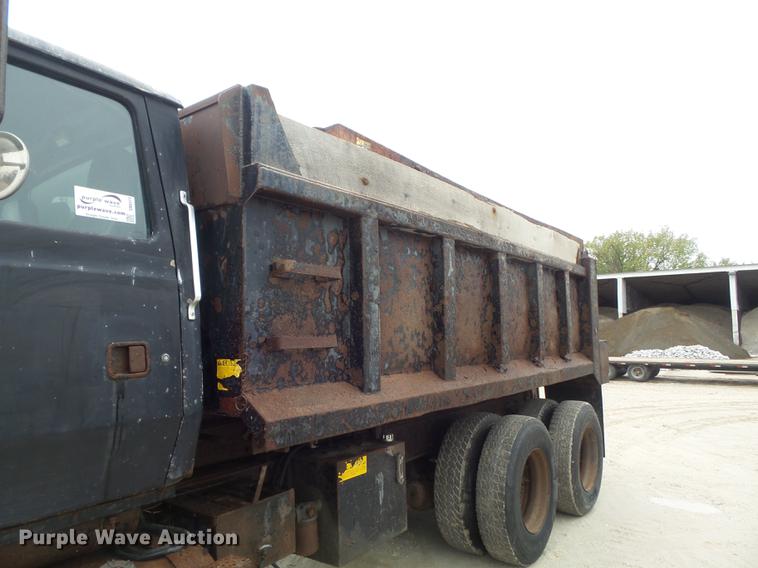 image for item DB6371 1995 Ford LNT8000 dump truck