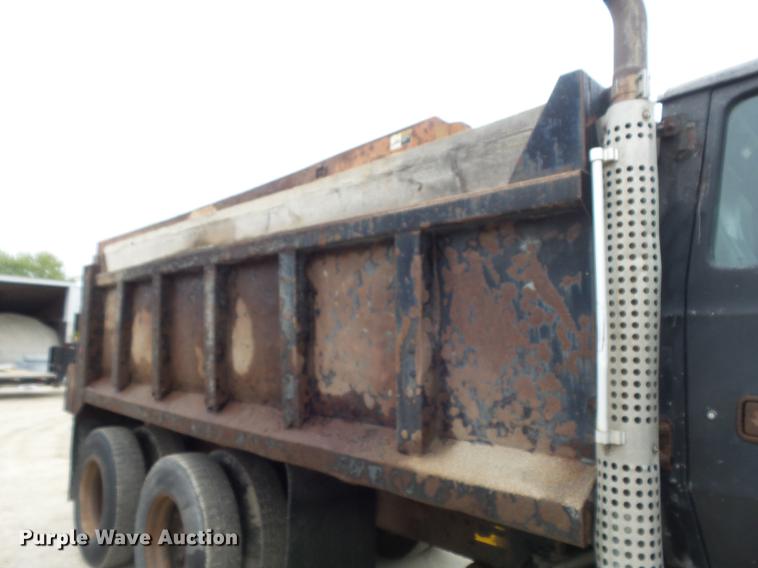 image for item DB6371 1995 Ford LNT8000 dump truck