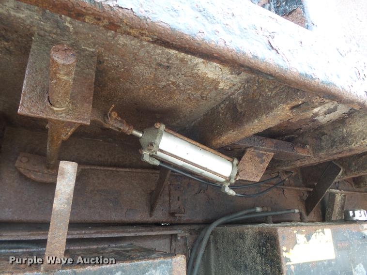 image for item DB6371 1995 Ford LNT8000 dump truck