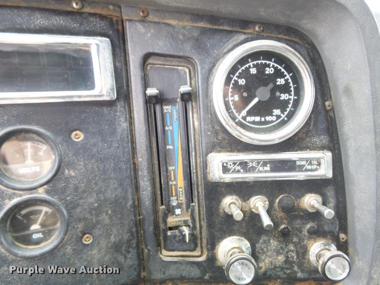 image for item DB6371 1995 Ford LNT8000 dump truck