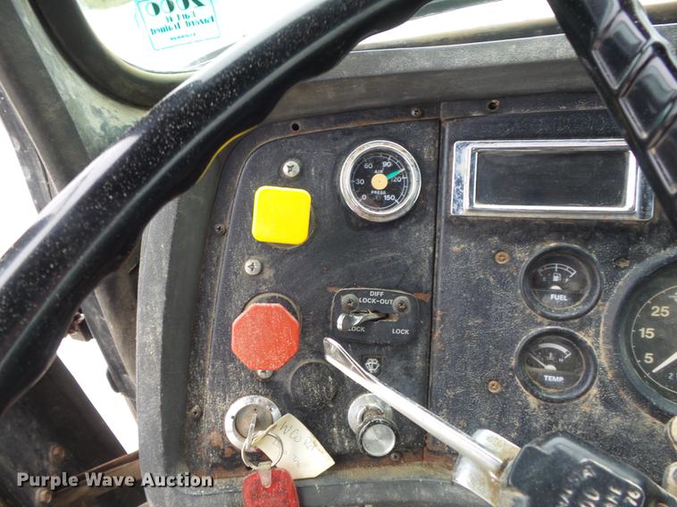 image for item DB6371 1995 Ford LNT8000 dump truck