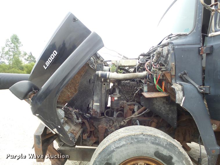 image for item DB6371 1995 Ford LNT8000 dump truck