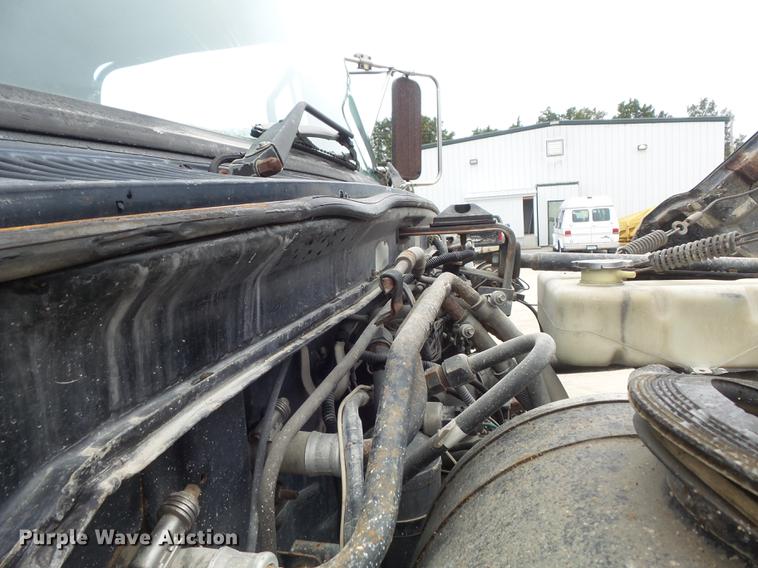 image for item DB6371 1995 Ford LNT8000 dump truck