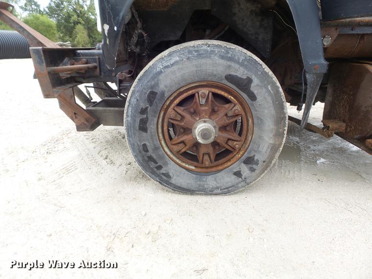 image for item DB6371 1995 Ford LNT8000 dump truck