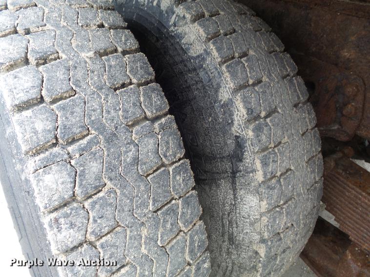 image for item DB6371 1995 Ford LNT8000 dump truck