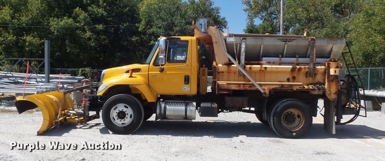 image for item DB6411 2006 International 7400 dump truck