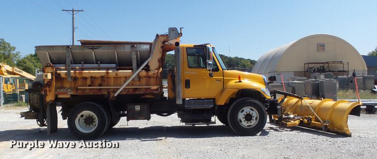 image for item DB6411 2006 International 7400 dump truck