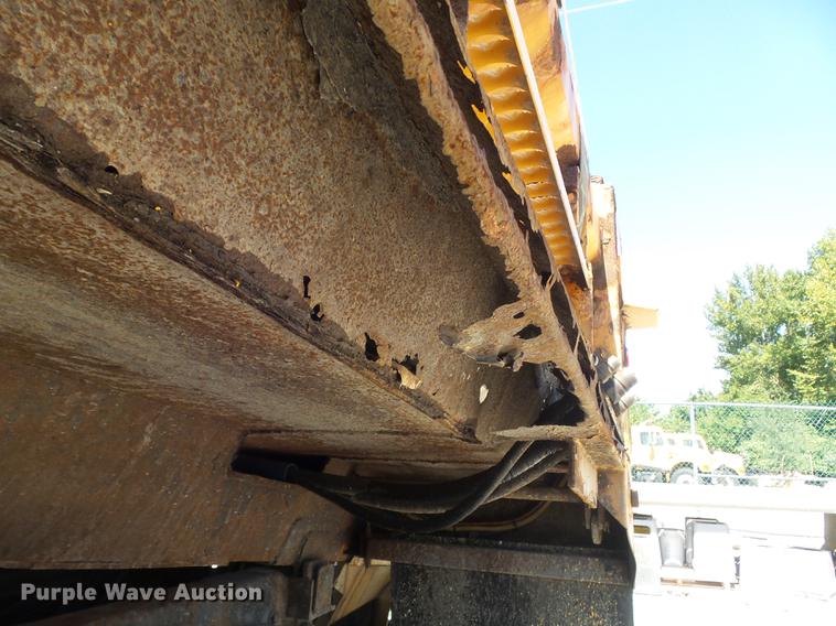 image for item DB6411 2006 International 7400 dump truck