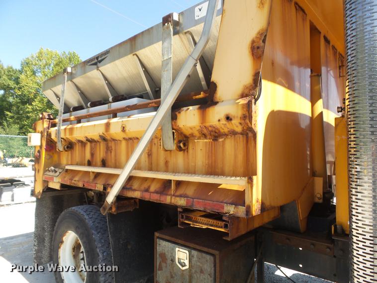image for item DB6411 2006 International 7400 dump truck