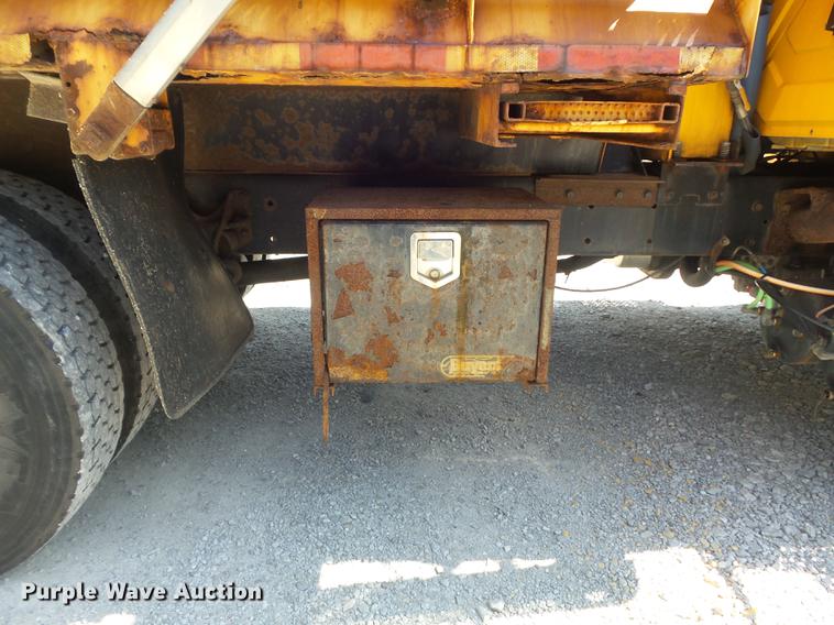 image for item DB6411 2006 International 7400 dump truck