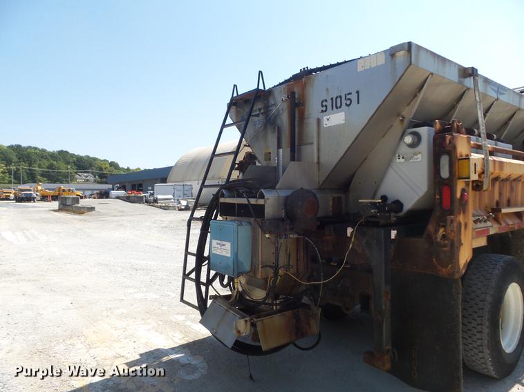 image for item DB6411 2006 International 7400 dump truck