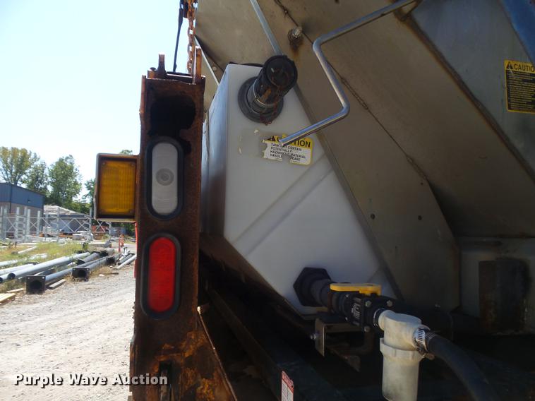 image for item DB6411 2006 International 7400 dump truck