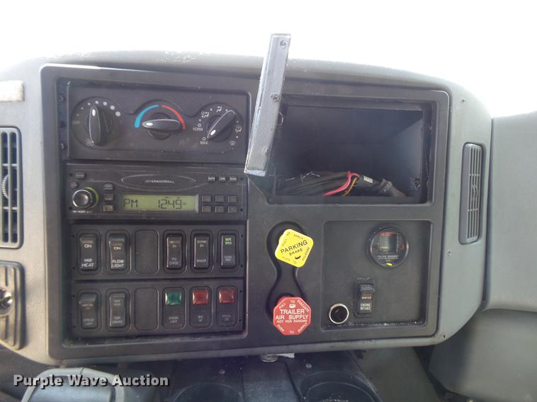 image for item DB6411 2006 International 7400 dump truck