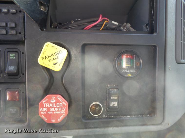 image for item DB6411 2006 International 7400 dump truck