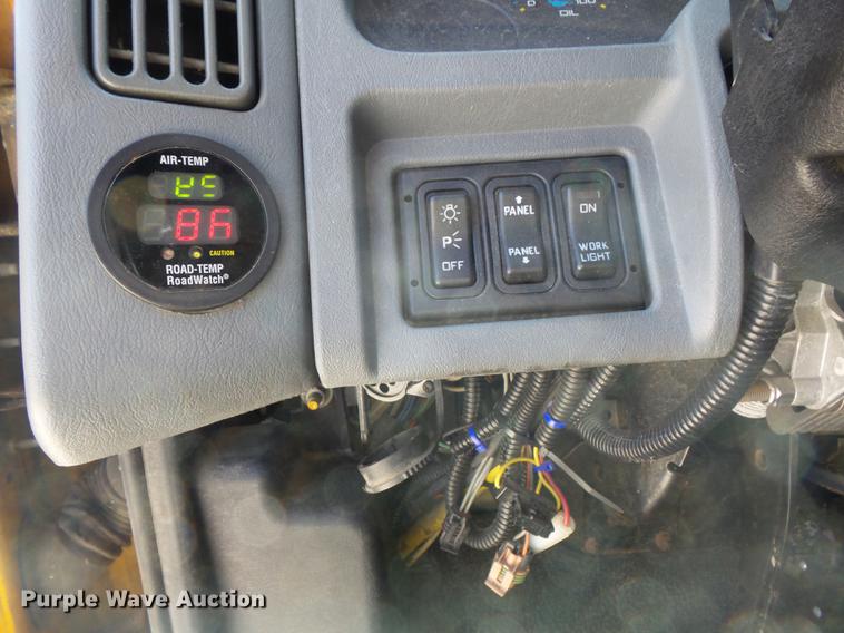 image for item DB6411 2006 International 7400 dump truck