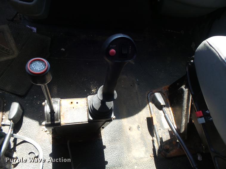 image for item DB6411 2006 International 7400 dump truck