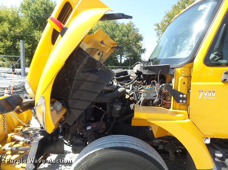 image for item DB6411 2006 International 7400 dump truck