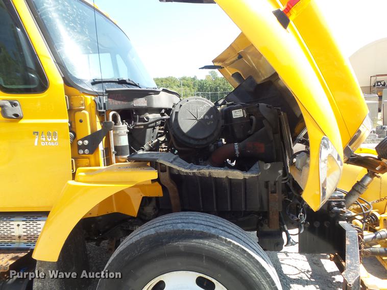 image for item DB6411 2006 International 7400 dump truck