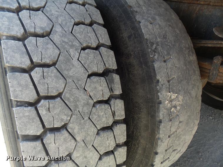 image for item DB6411 2006 International 7400 dump truck