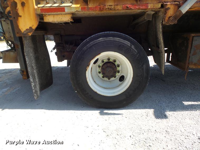 image for item DB6411 2006 International 7400 dump truck