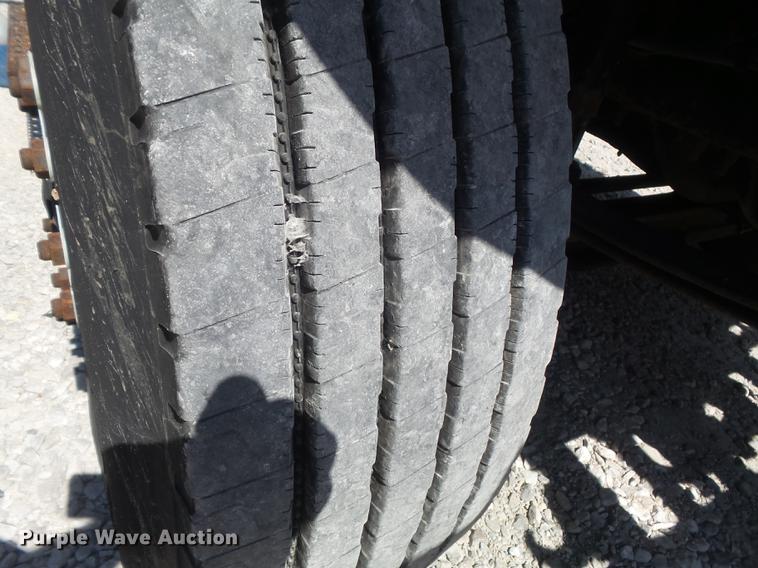 image for item DB6411 2006 International 7400 dump truck