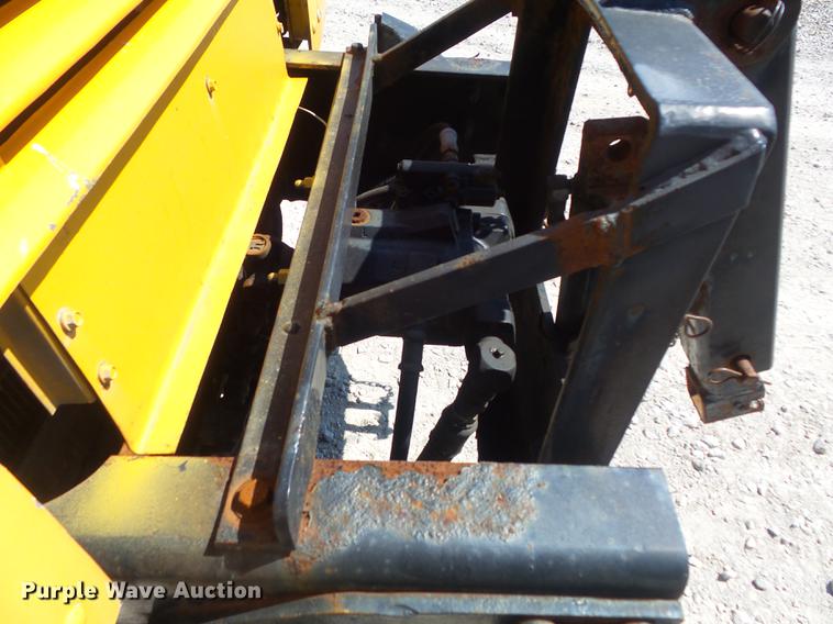 image for item DB6414 2000 International 4900 truck cab and chassis