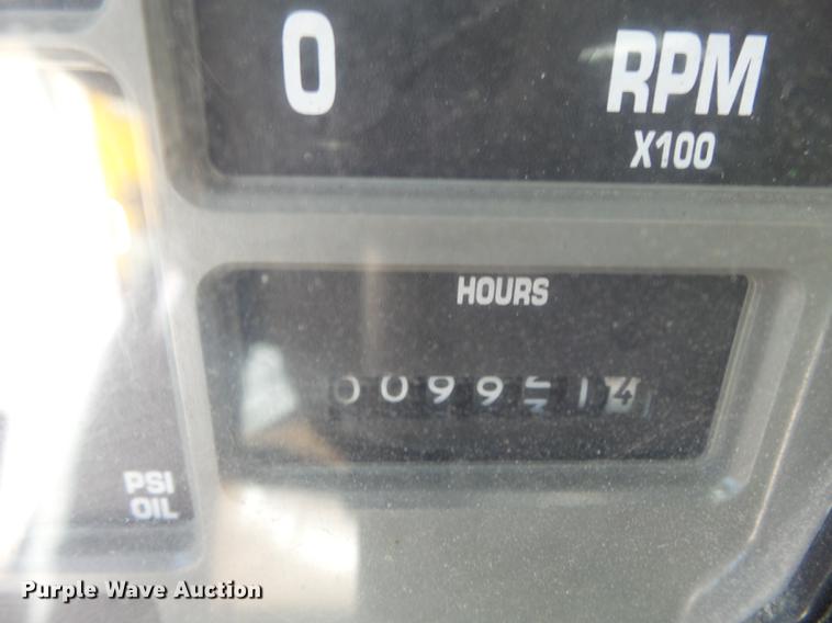 image for item DB6414 2000 International 4900 truck cab and chassis