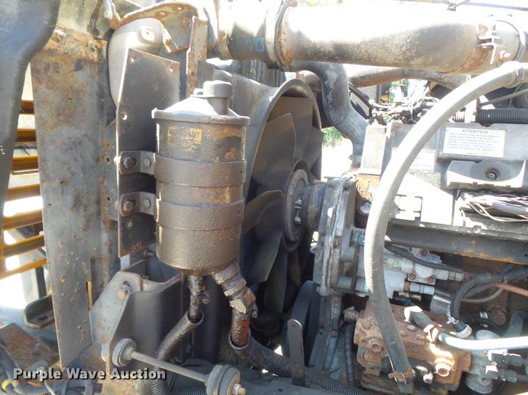 image for item DB6414 2000 International 4900 truck cab and chassis