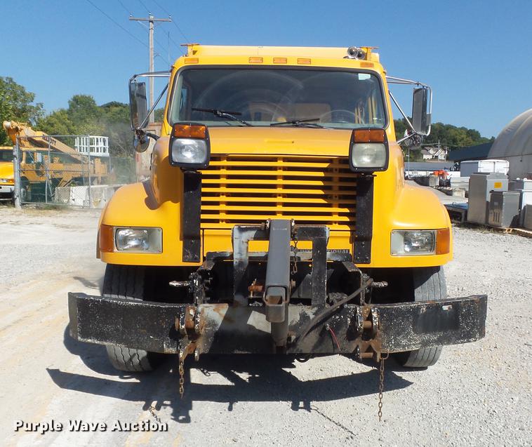 image for item DB6415 2002 International 4900 Crew Cab dump truck