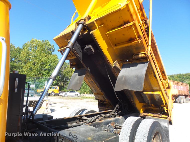 image for item DB6415 2002 International 4900 Crew Cab dump truck