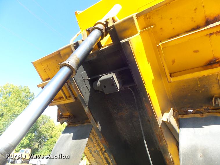 image for item DB6415 2002 International 4900 Crew Cab dump truck