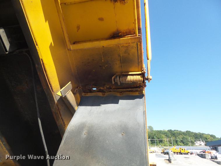 image for item DB6415 2002 International 4900 Crew Cab dump truck