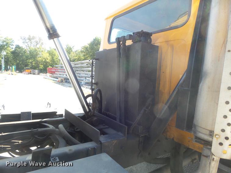 image for item DB6415 2002 International 4900 Crew Cab dump truck
