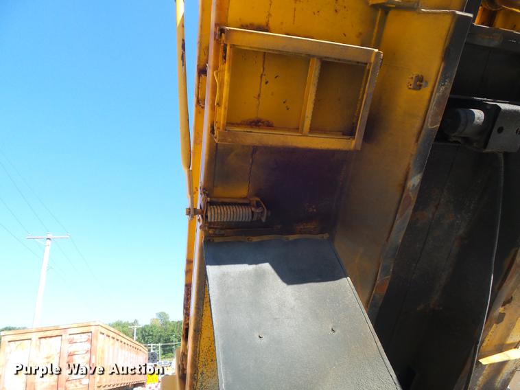 image for item DB6415 2002 International 4900 Crew Cab dump truck