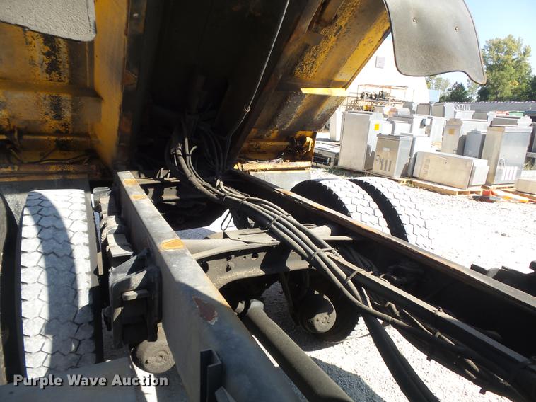 image for item DB6415 2002 International 4900 Crew Cab dump truck