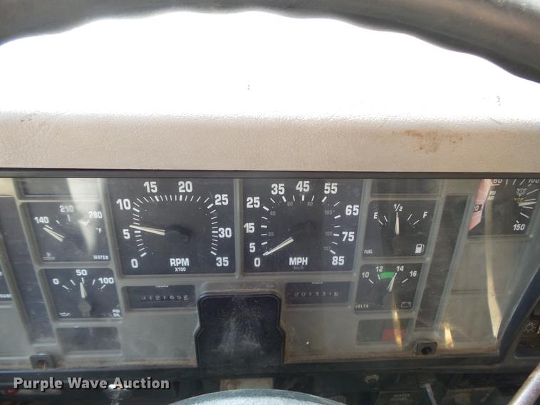 image for item DB6415 2002 International 4900 Crew Cab dump truck