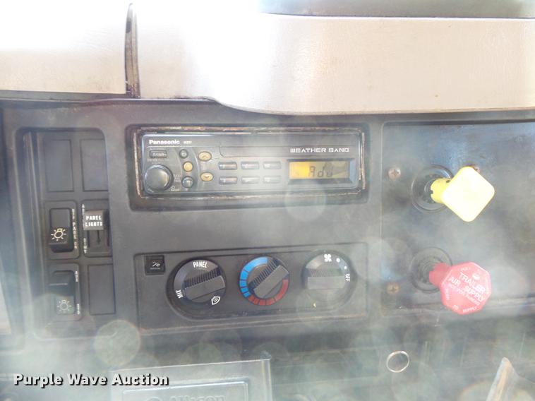 image for item DB6415 2002 International 4900 Crew Cab dump truck