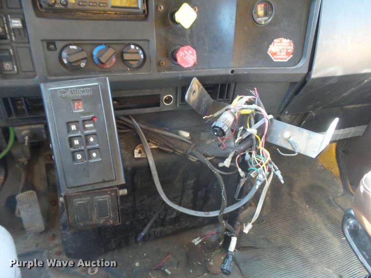 image for item DB6415 2002 International 4900 Crew Cab dump truck